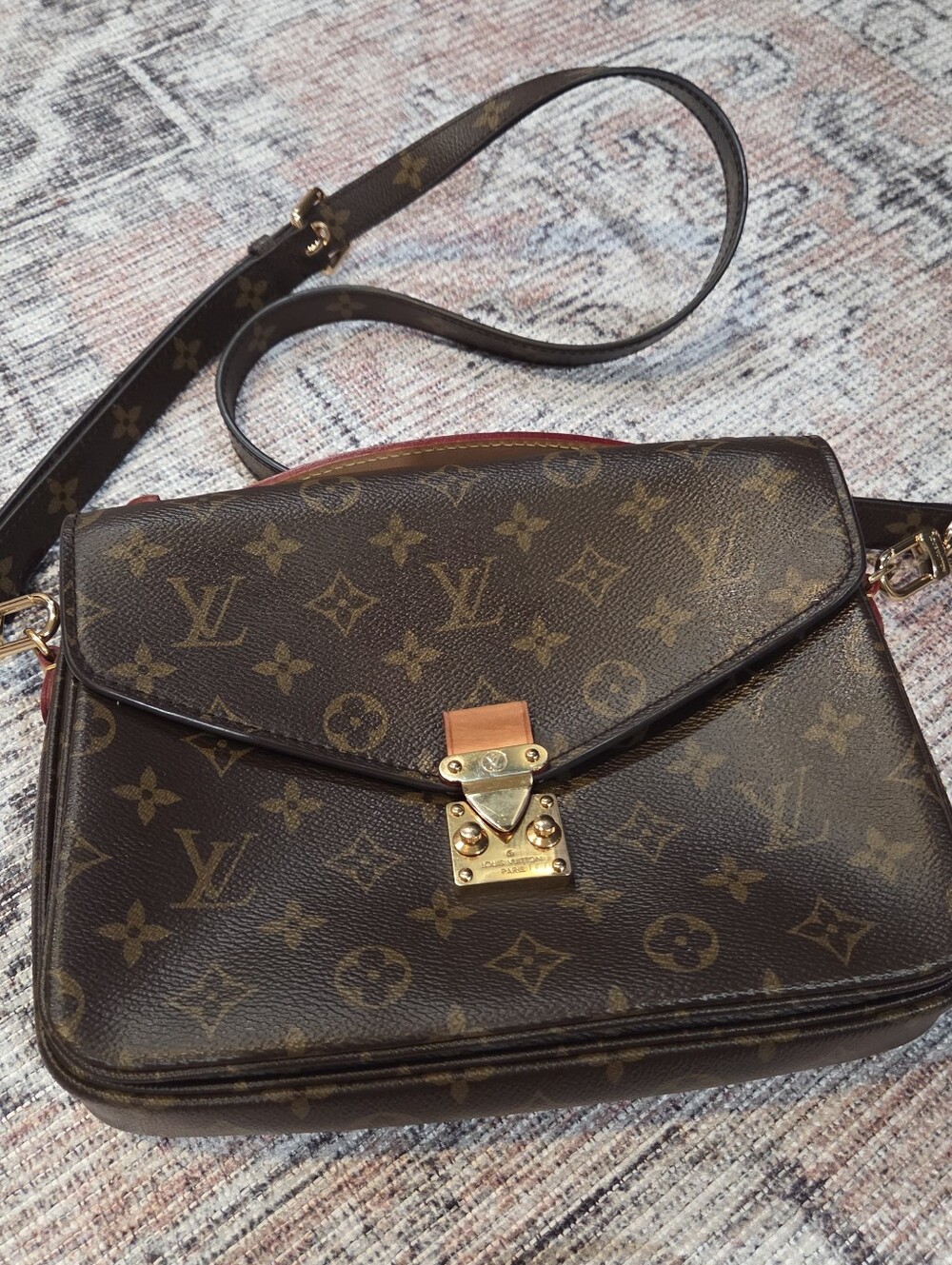 Louis Vuitton Pochette Metis Monogram